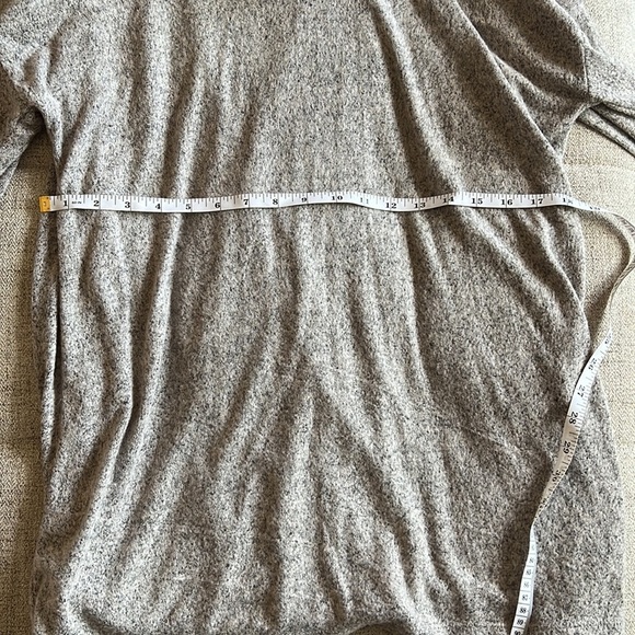 Daytrip Cowl Neck Fleece Top size Large NWT - Picture 9 of 9